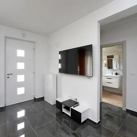 Kero Apartment *