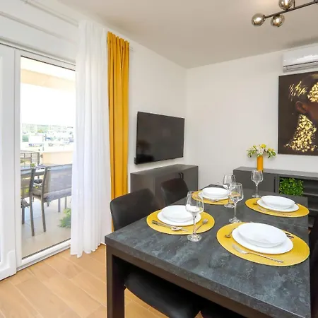 Apartment Kero Bibinje